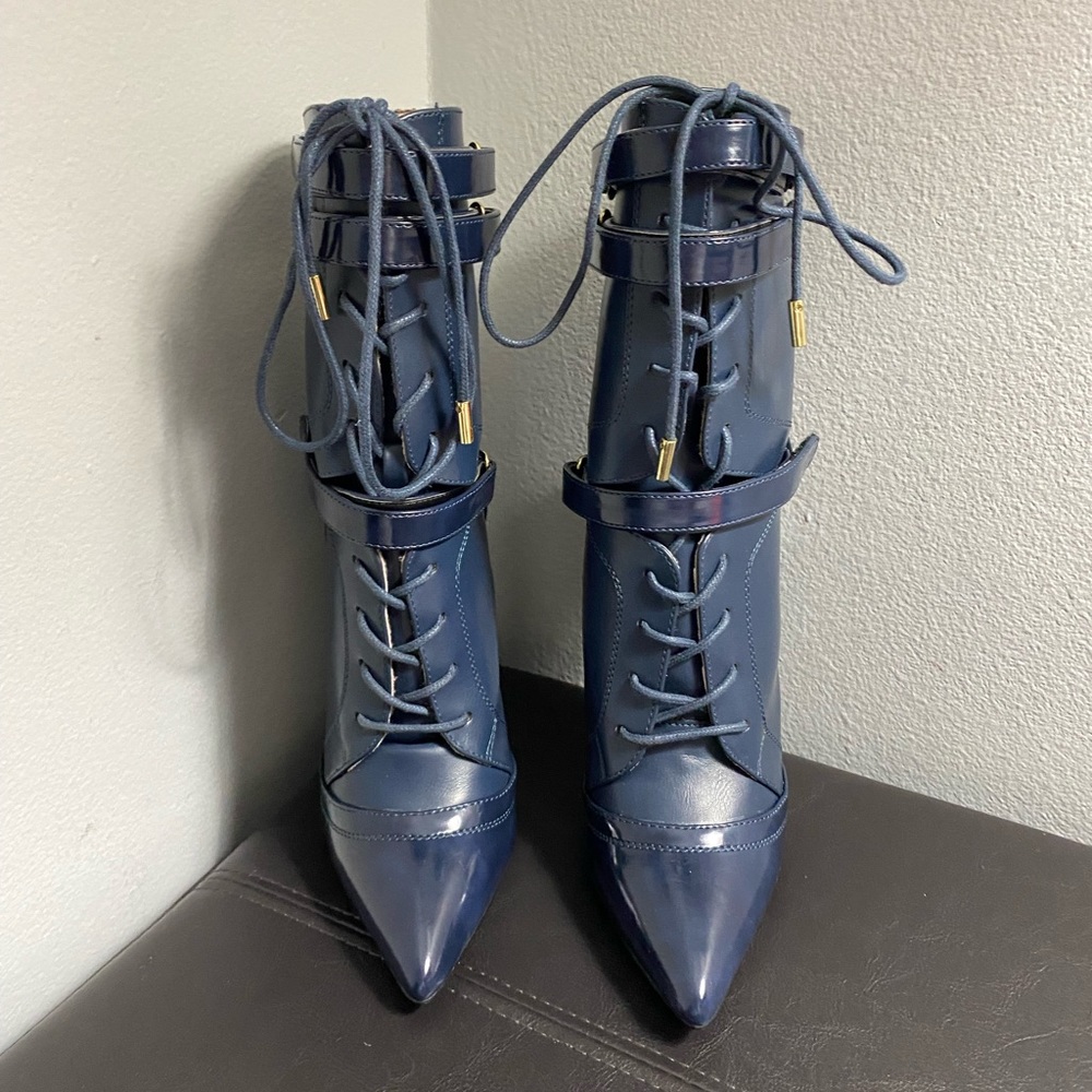 Women’s Navy Blue 5” Heels - size 7
